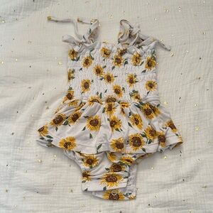 Angel Dear Sunflower Patterned Baby Outfit
